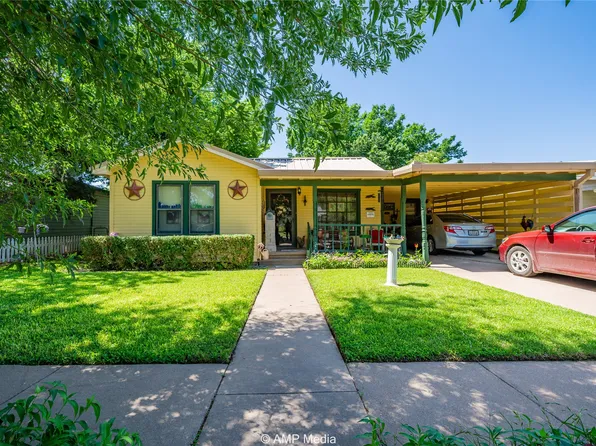 1104 E Vanderbilt St, Stamford, TX 79553