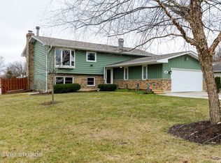 33061 N Cove Rd, Grayslake, IL 60030
