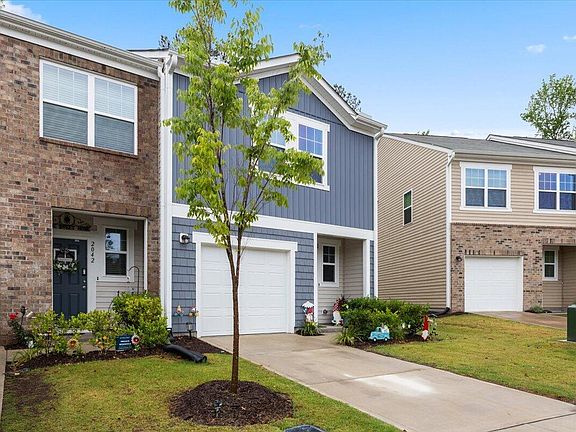 3rd image of 2040 Trailside Dr