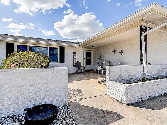 3rd image of 3633 Blackhawk Dr