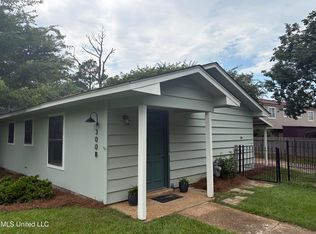 300 Lindale Cir #B, Clinton, MS 39056