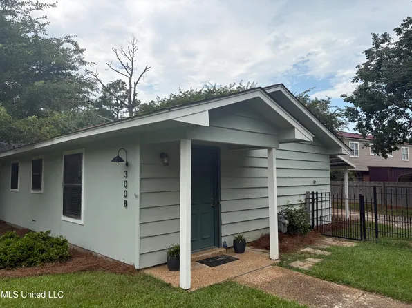 300 Lindale Cir #B, Clinton, MS 39056