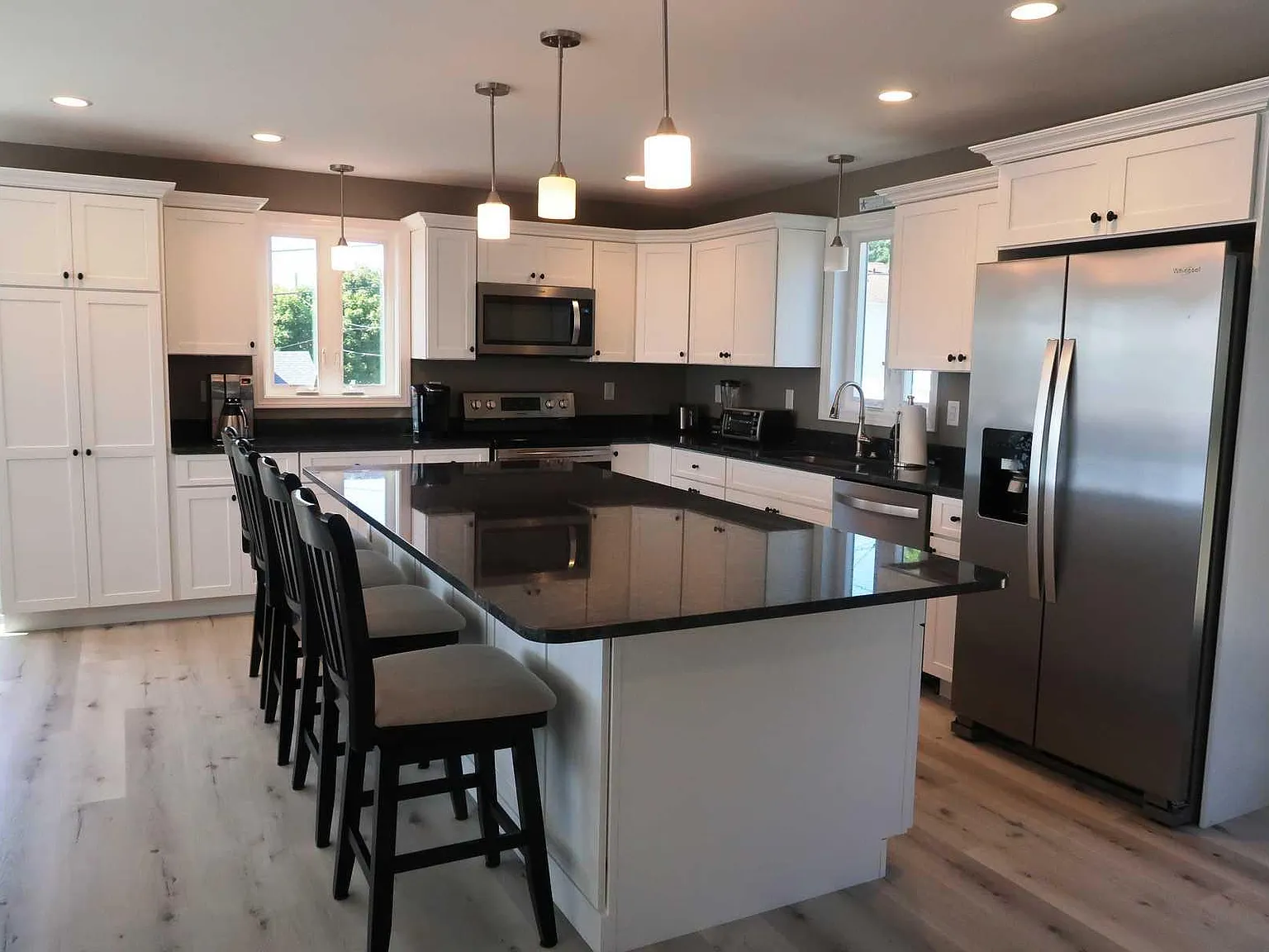 5 bed, 2576 sqft, $2,900 — Photo 4