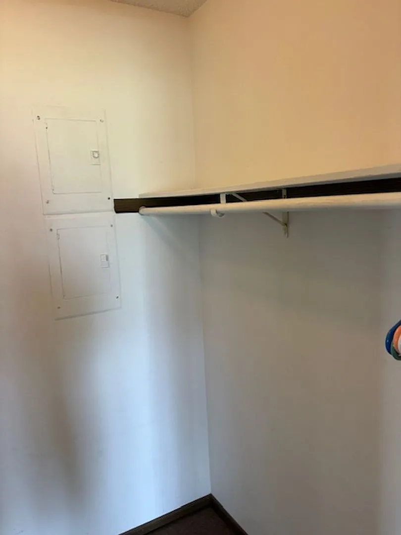 209 Estelle St - Apt C4 — Photo 3