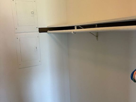 3rd image of 209 Estelle St APT C4