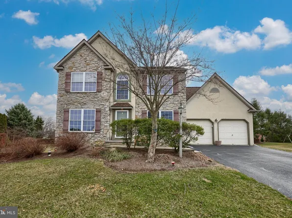 111 Bittersweet Path, Willow Street, PA 17584