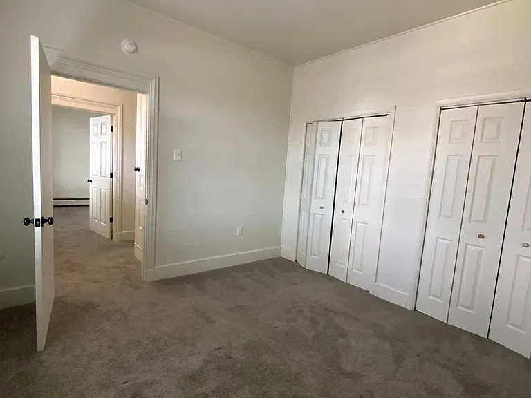 557 Union St — Photo 12