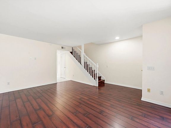 4th image of 9289 Village Glen Dr Unit 118