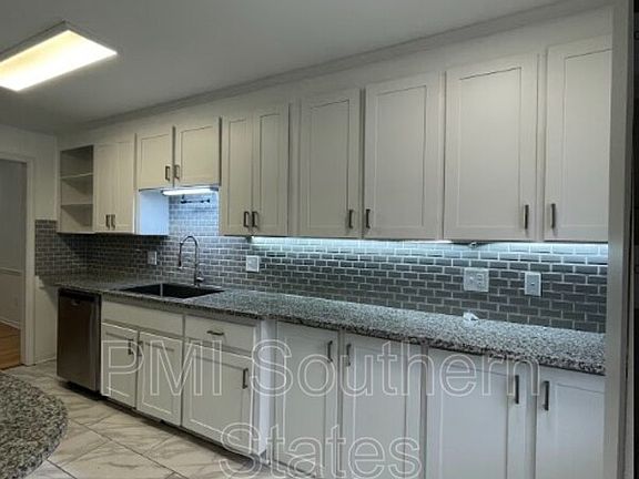 5th image of 900 N Main St Unit 39