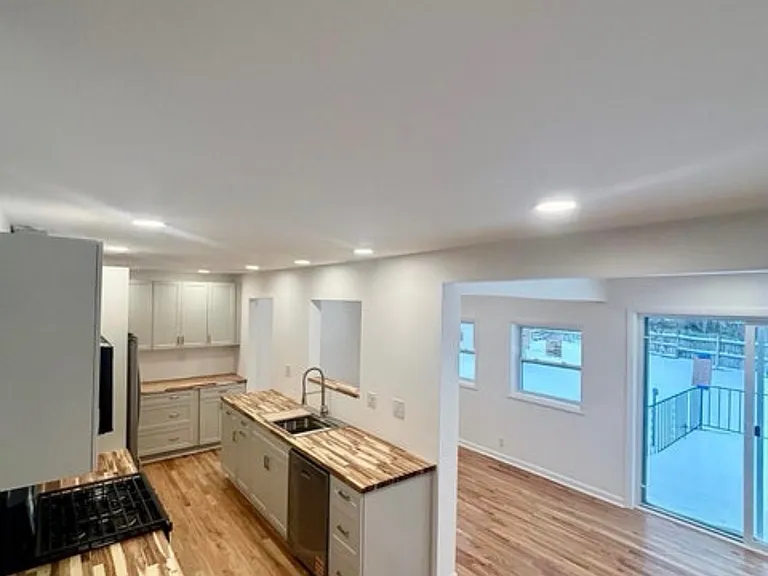 325 Winwood Ave — Photo 18