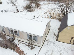 23 Summer St, Newport, ME 04953