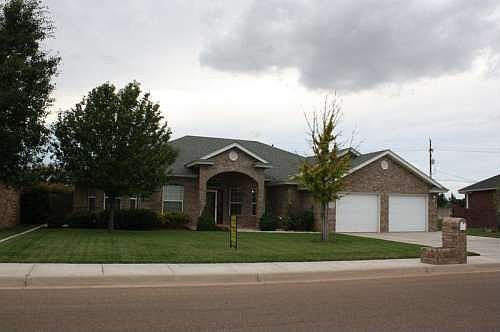 1st image of 804 Jeanie Dr