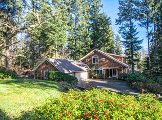 12404 Kallgren Rd NE, Bainbridge Island, WA 98110