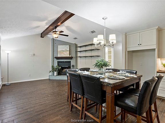 5th image of 2611 Westwood Main Dr