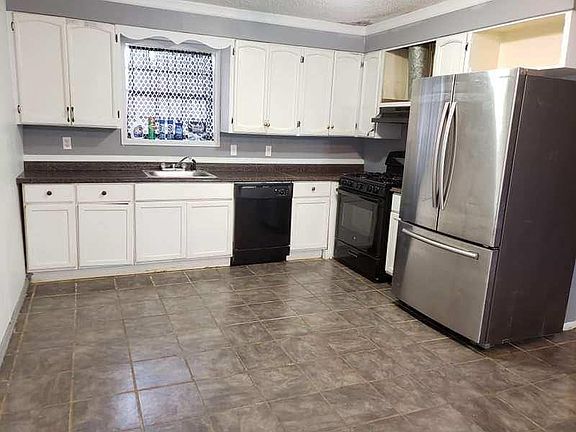 2nd image of 260 W Linda St