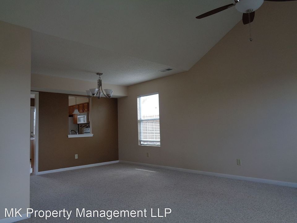 2nd image of 803 Walters Dr #1