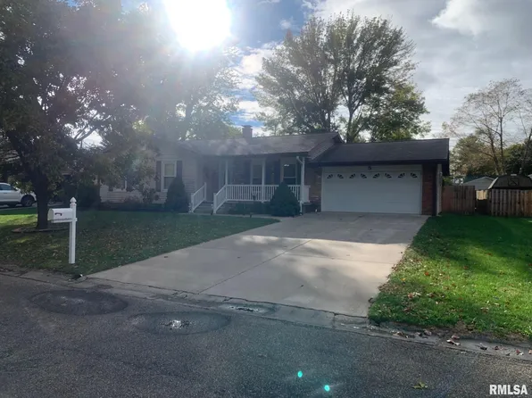 5 Mary Ln, Jacksonville, IL 62650