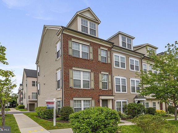 2nd image of 13220 Orsay St #1701