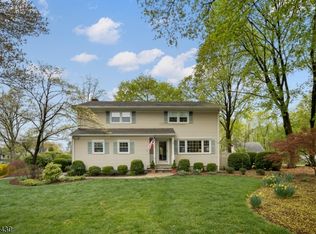 53 S Alward Ave, Basking Ridge, NJ 07920