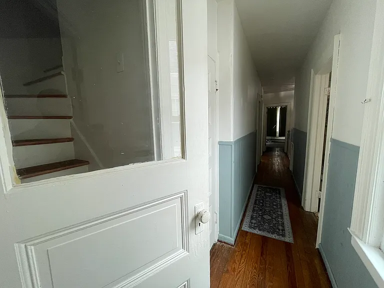 119 W Burke St — Photo 48