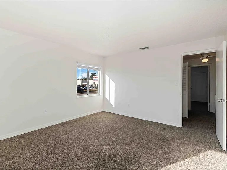3569 Bee Ridge Rd — Photo 22
