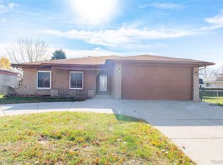 2238 Nadine Dr, Sterling Heights, MI 48310