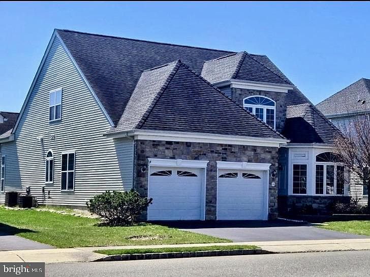 1st image of 16 Plymouth Way