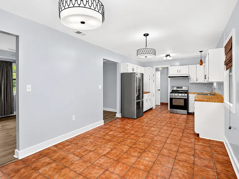 5 Warren Dr — Photo 6