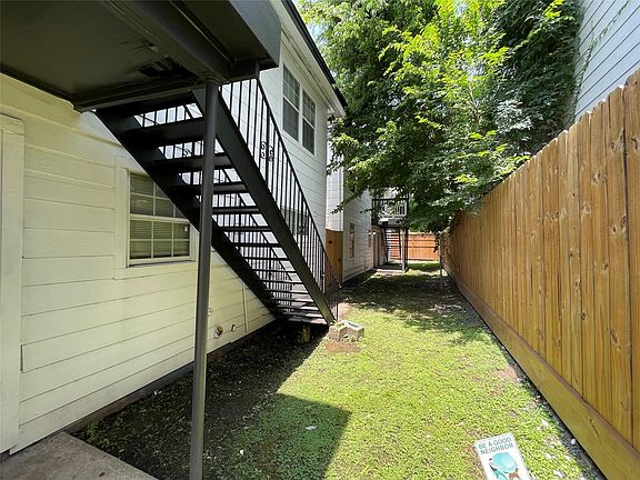 2nd image of 2409 Bastrop St APT 2