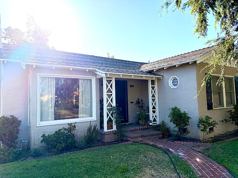 981 N Echo Ave — Photo 4