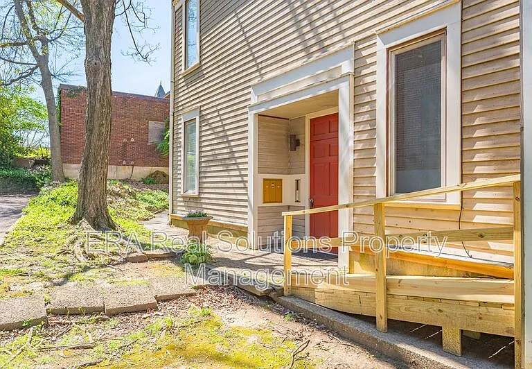 255-257 Loraine Ave #5 — Photo 6
