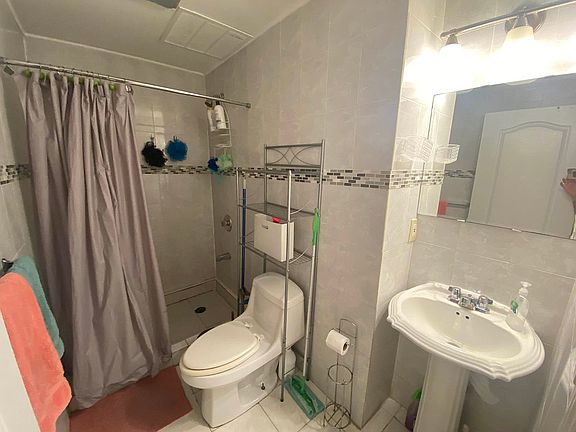 4th image of 512 Kosciuszko St #2