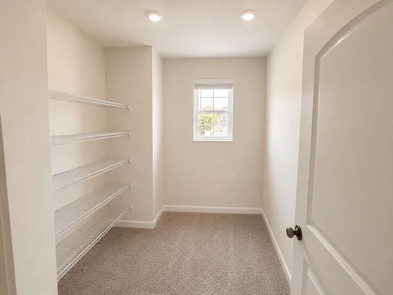 330 Ellis Ln — Photo 16