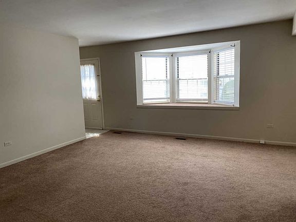 3rd image of 461 N Cambridge Dr #405