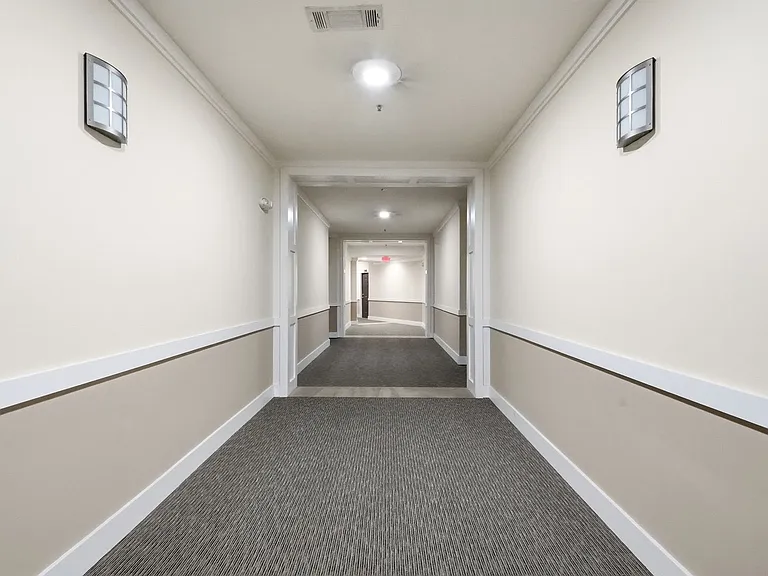 1000 E Woodlawn Rd #216 — Photo 9