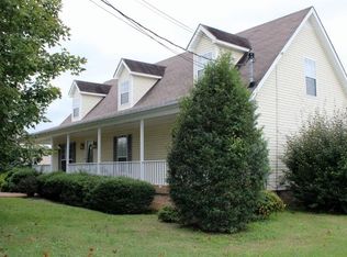 305 Lawrence Ave #B, Chapel Hill, TN 37034