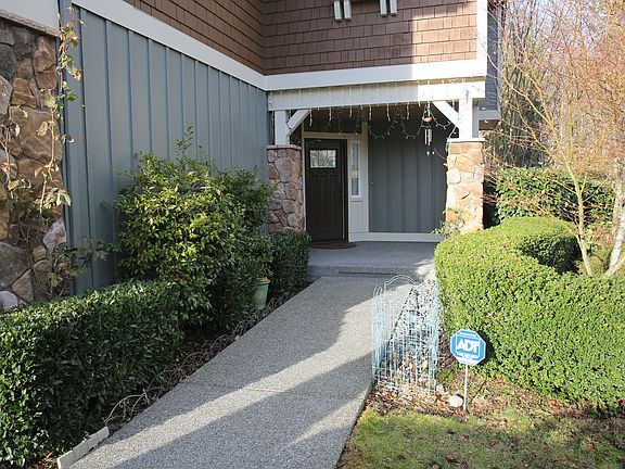 2nd image of 11847 159th Ave NE