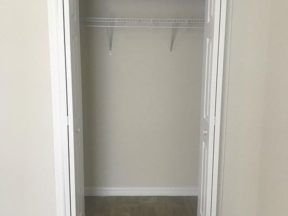 4th image of 5 Dogwood Circle Pl