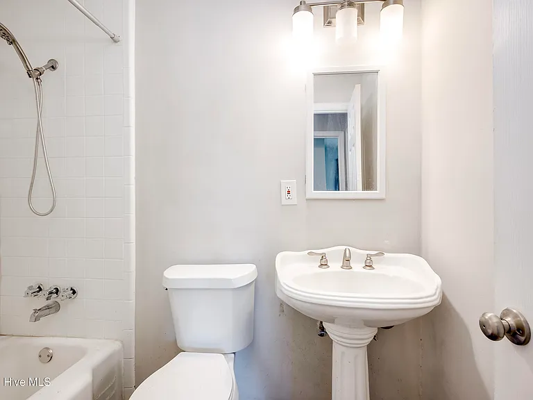 2107 Faircrest Ave #A — Photo 10