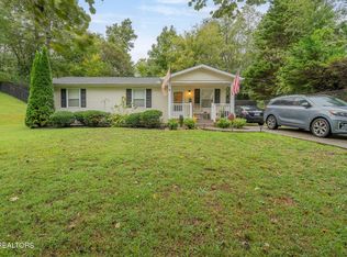624 Melton Hill Dr, Clinton, TN 37716
