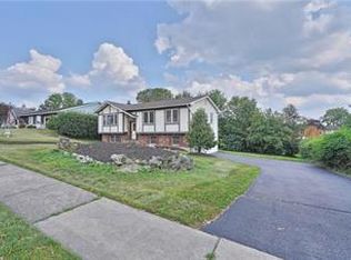 3242 Highfield Dr, Bethlehem, PA 18020