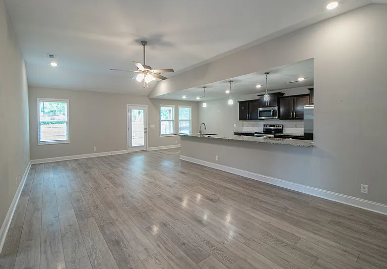 220 King Rd — Photo 2