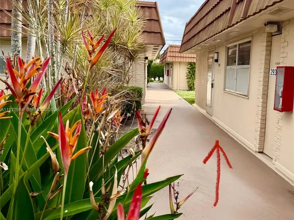 293 Seville M #293, Delray Beach, FL 33446