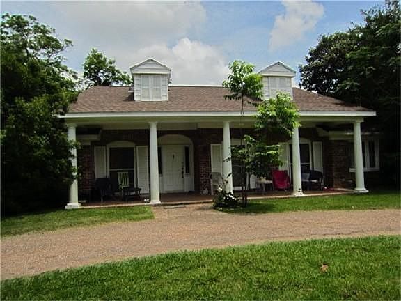 1st image of 3300 Twelve Oaks Ln