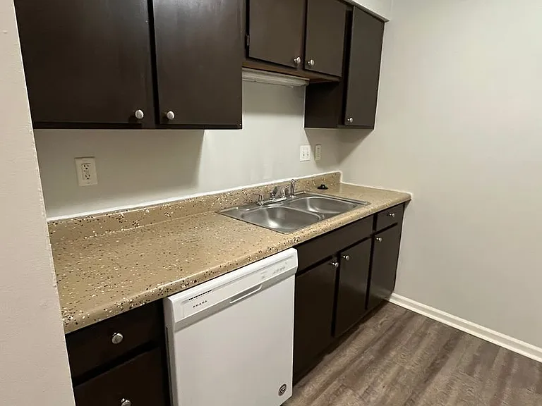 Foxfire West Apartments — Photo 58