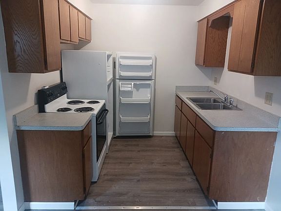 2nd image of 604 Van Buren St APT F