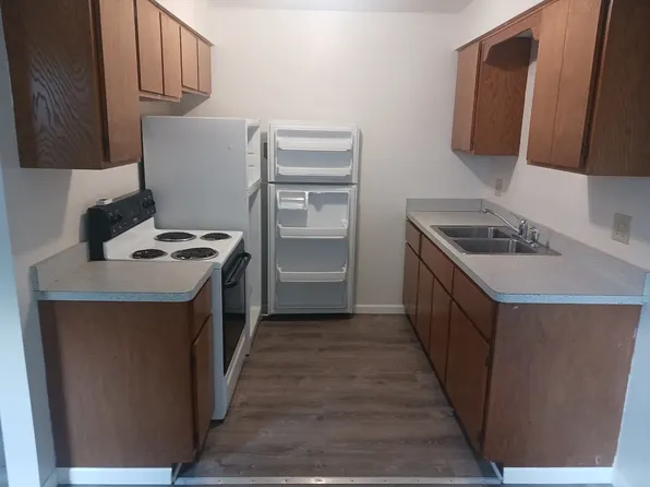 608 Van Buren St APT E, Wilmington, IL 60481