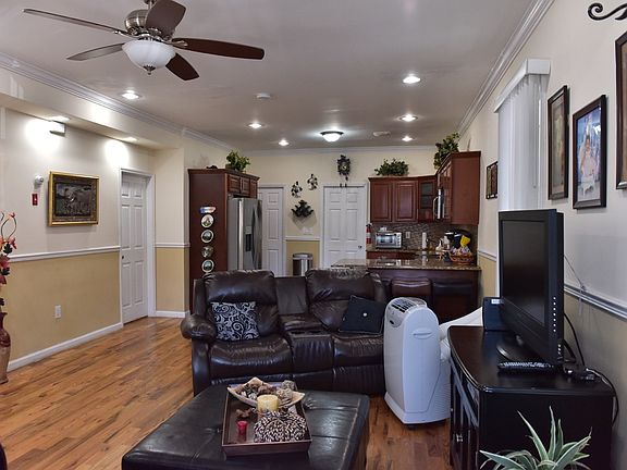 4th image of 2418 Morgan Ave