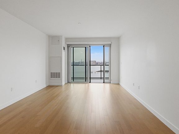 2nd image of 65 Lewis St #Penthouse 12
