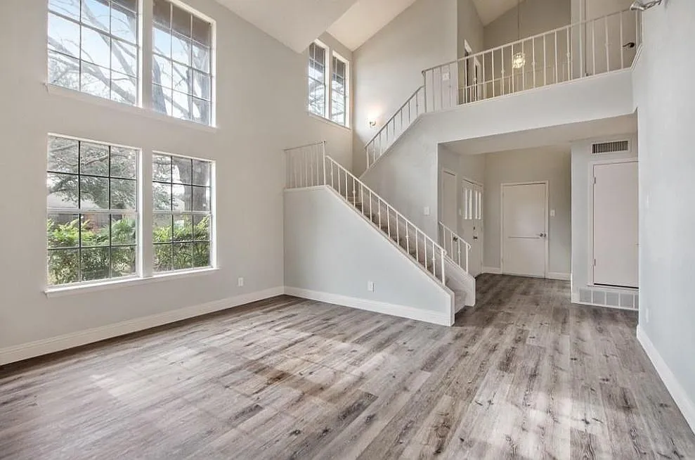 4 bed, 2.5 bath, 2359 sqft, $3,300 — Photo 3